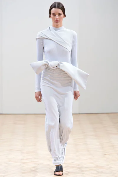 Look 12